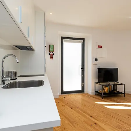 Apartment Design And Bright Near Pasteis De Belem