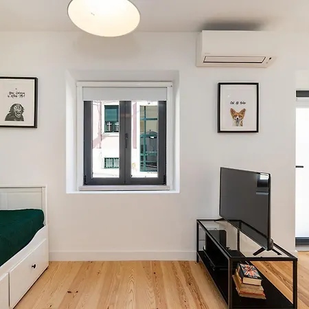 Apartment Design And Bright Near Pasteis De Belem Lisbon
