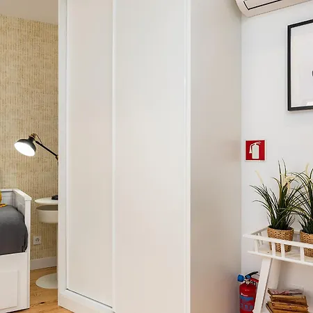 Apartment Design And Bright Near Pasteis De Belem