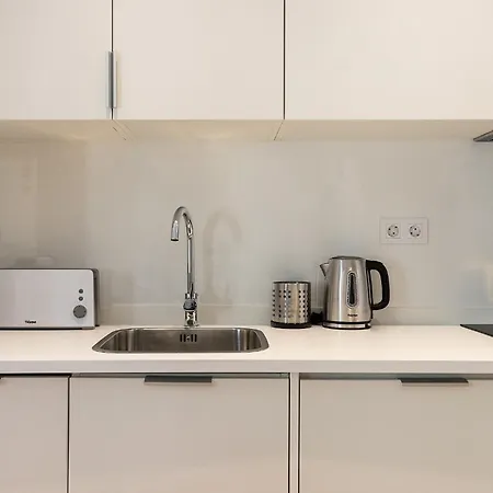 Design And Bright Near Pasteis De Belem Apartment Lisbon