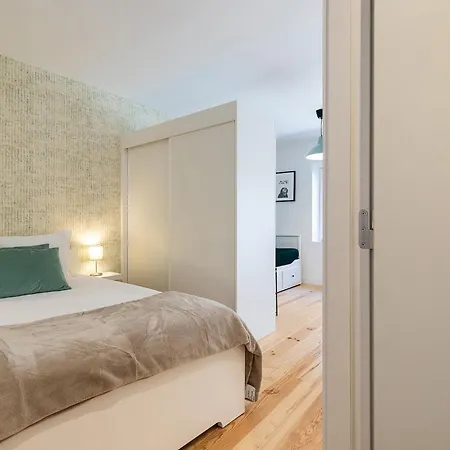 Design And Bright Near Pasteis De Belem Apartman Lisboa