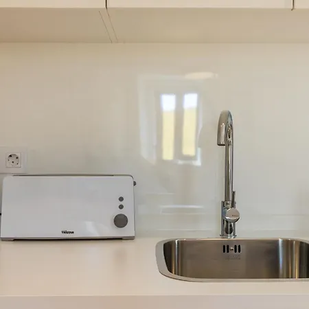 Design And Bright Near Pasteis De Belem リスボン