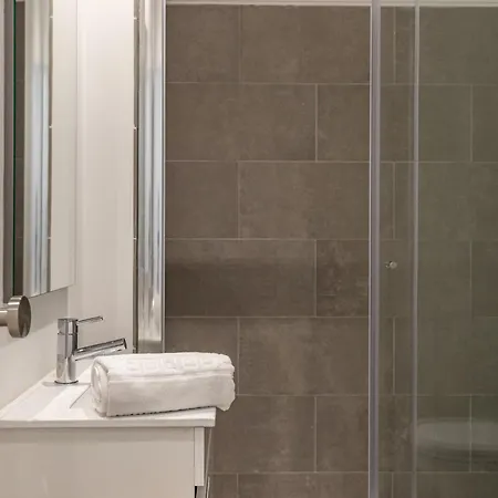 Design And Bright Near Pasteis De Belem * リスボン