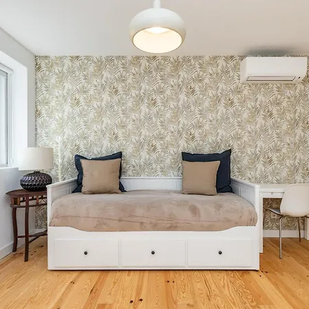 Design And Bright Near Pasteis De Belem リスボン