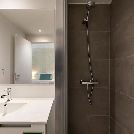 Design And Bright Near Pasteis De Belem * リスボン